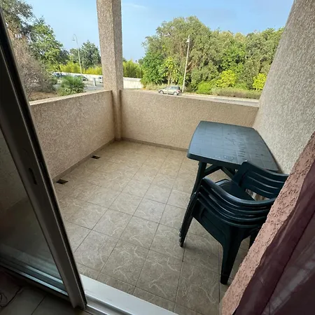 Dans Avec Piscines Apartment